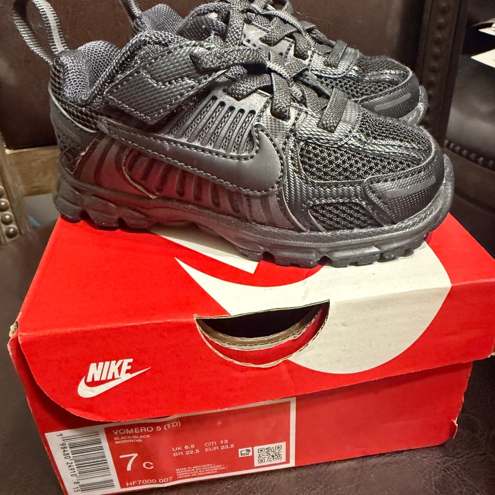 Nike Kids Black Mesh Sneakers